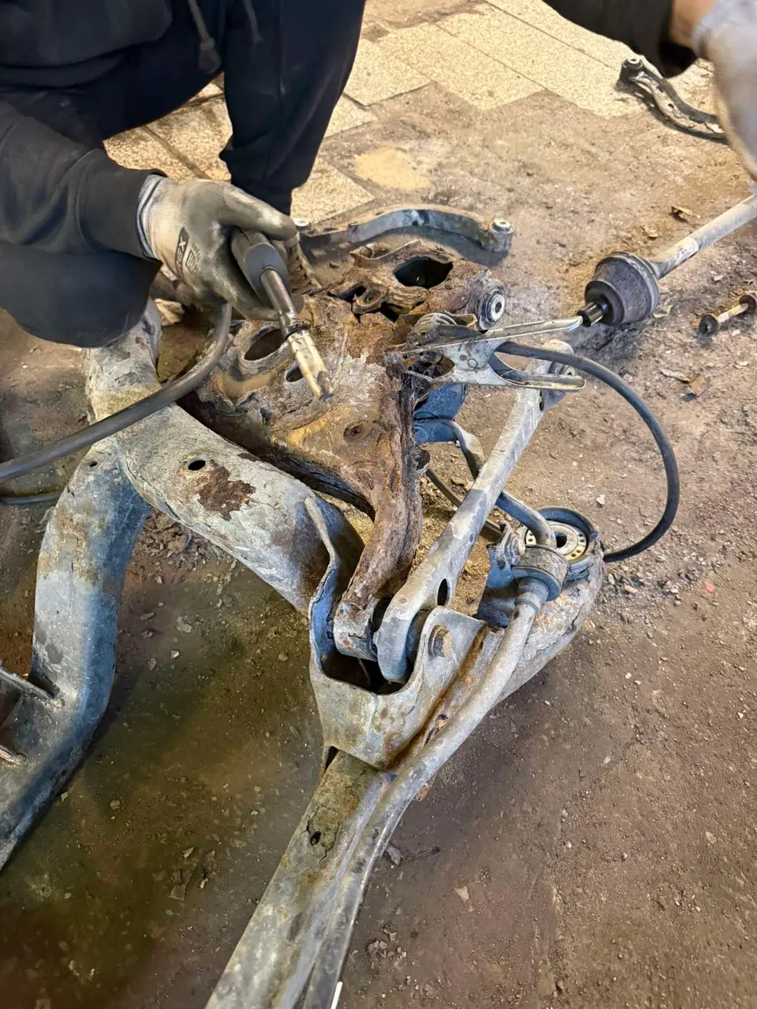 Rear Control Arm Replacement and Subframe Restoration — Audi A6 C6 — 1