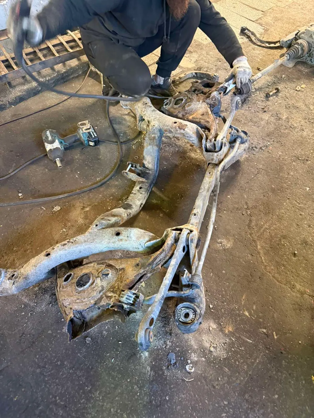 Rear Control Arm Replacement and Subframe Restoration — Audi A6 C6 — 5