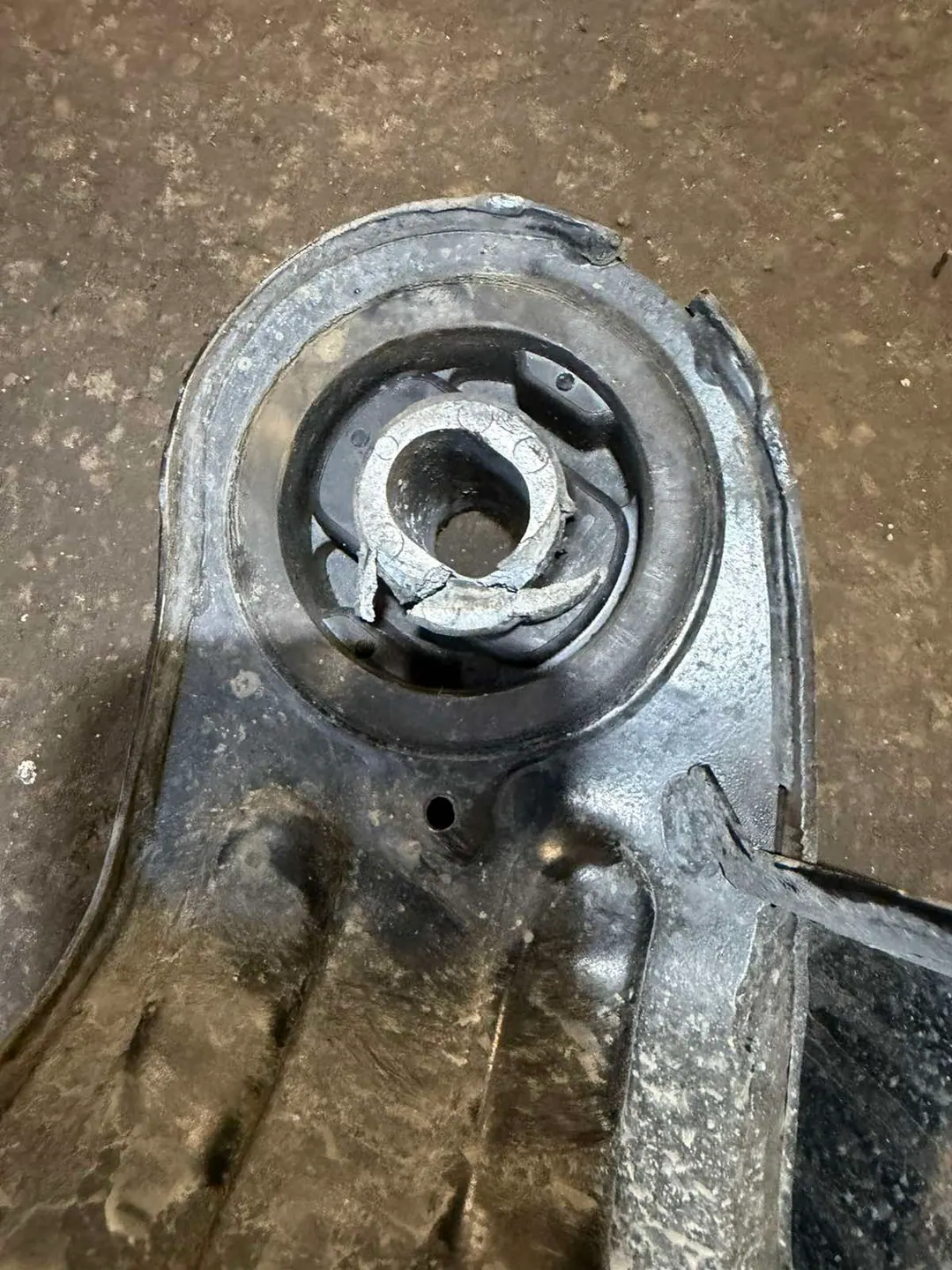 Control Arm, Shock Absorber, and Bushing Replacement — Audi A6 C6 — 5