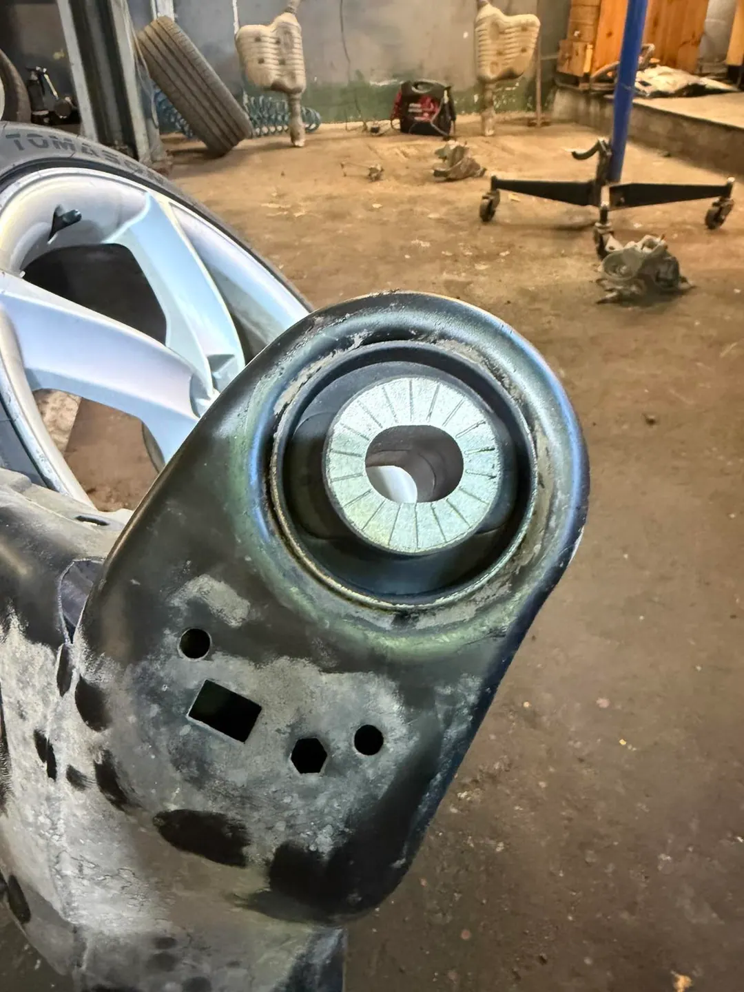 Control Arm, Shock Absorber, and Bushing Replacement — Audi A6 C6 — 6