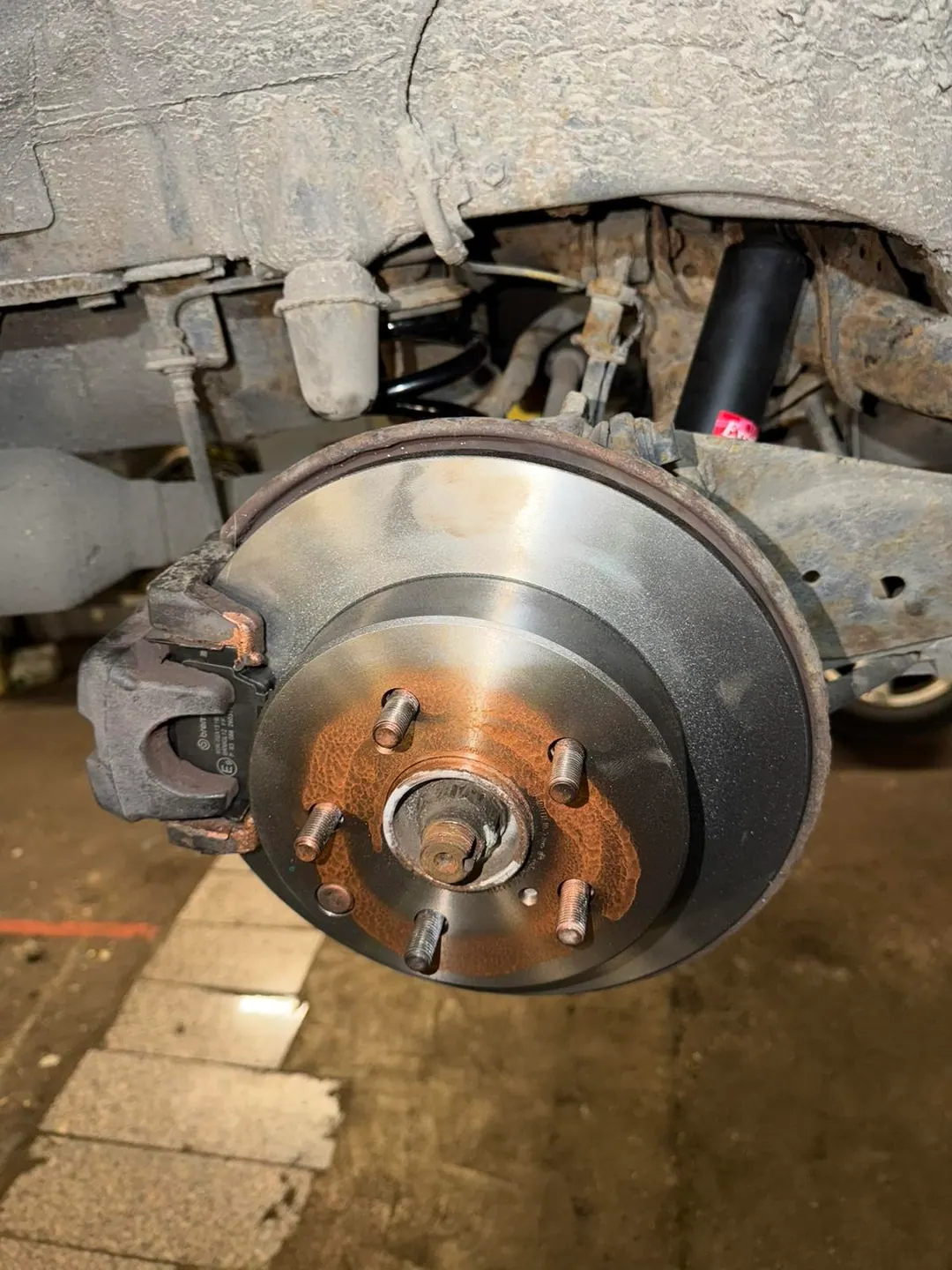 Замена тормозов и ремонт подвески — Toyota RAV4 — 8